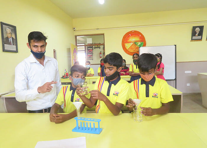 newage-world-school-events-science-day-9